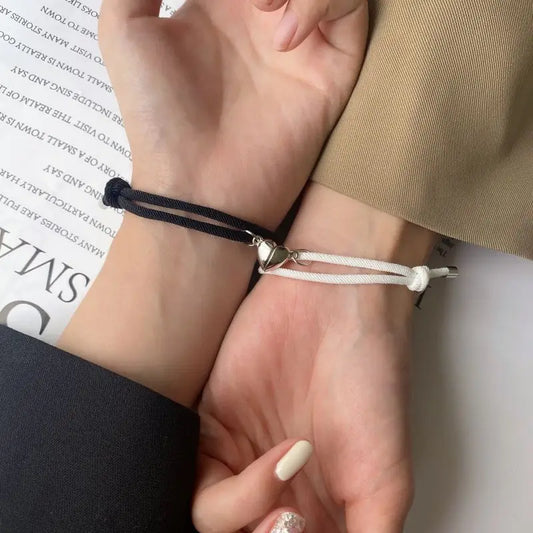Lot de 2 bracelets aimantés pour couple